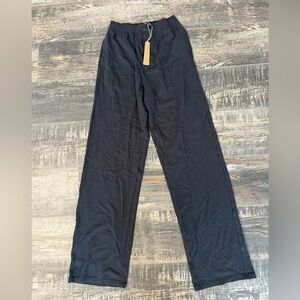 NWT SKIMS black pants
